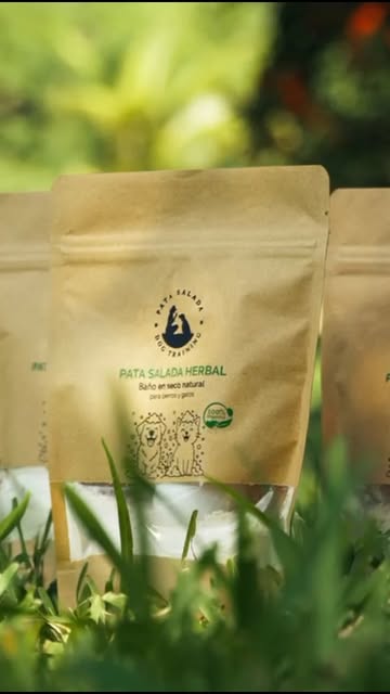 Pata Salada Herbal natural dry shampoo for dogs and cats